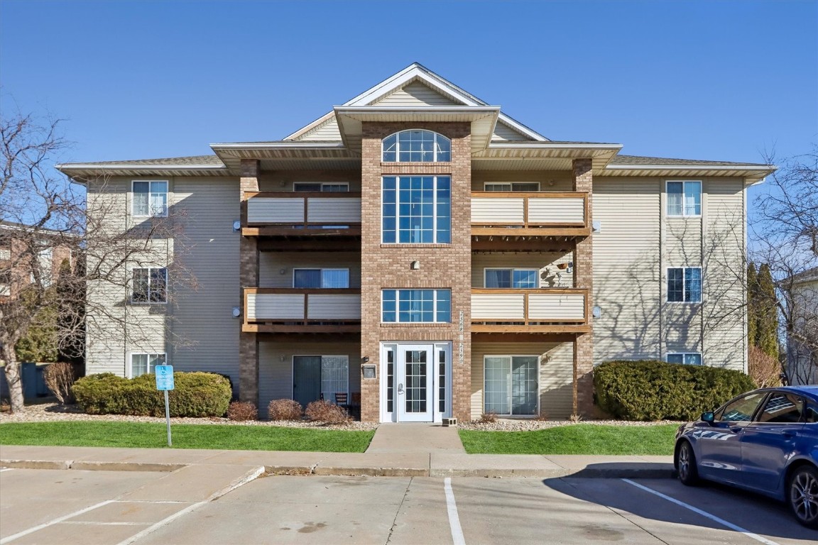 2510 Cascade Lane Iowa City IA 52246