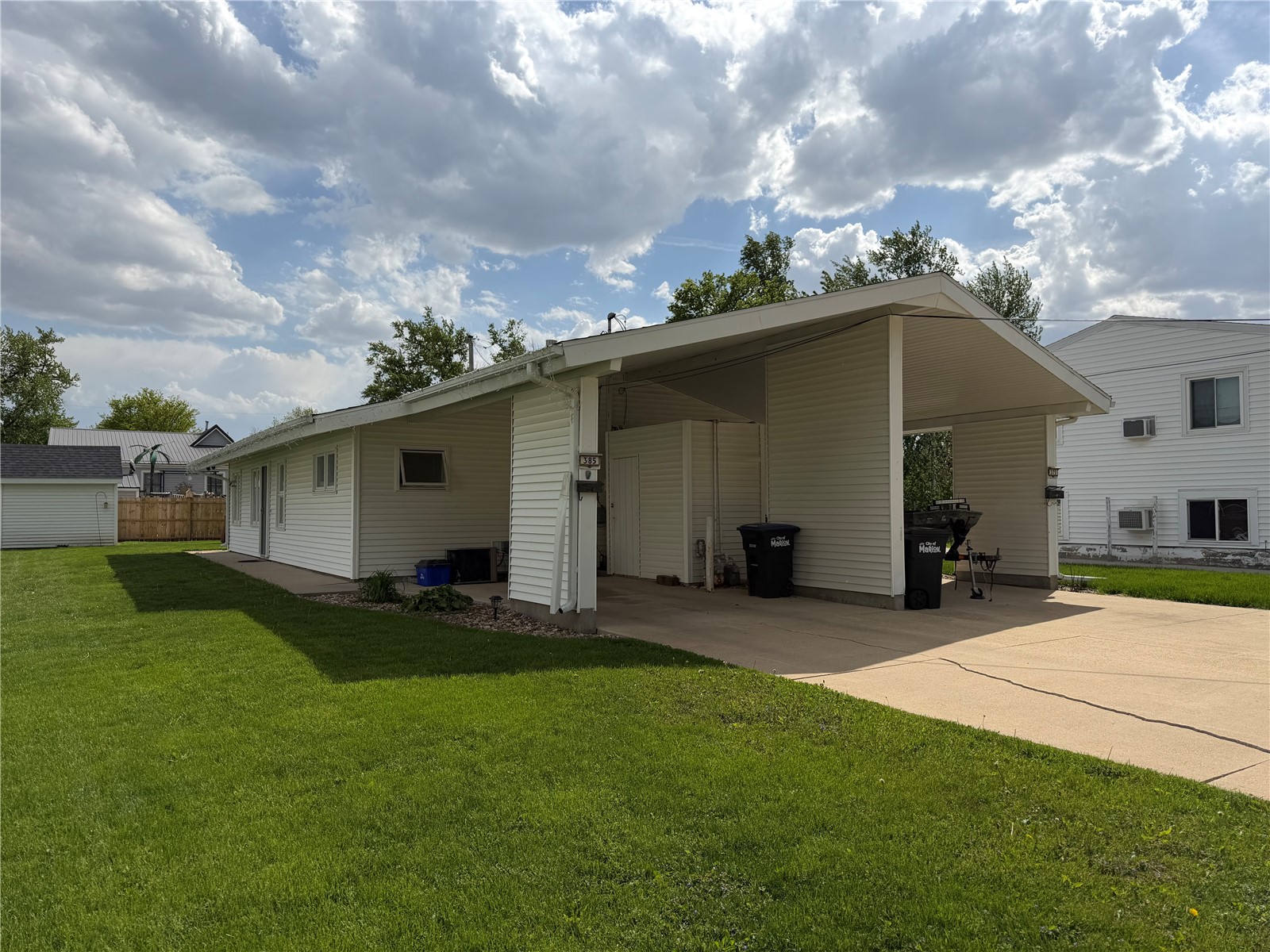 375 - 385 9th Avenue Marion IA 52302