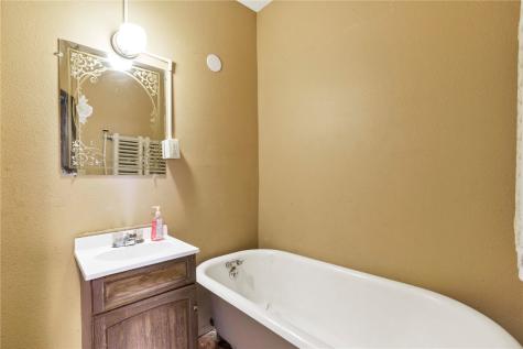 110 16th Street NE Cedar Rapids IA 52402