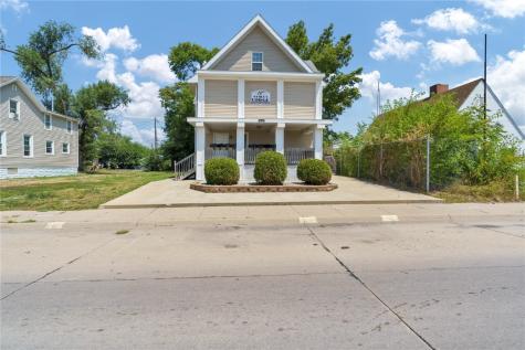 110 16th Street NE Cedar Rapids IA 52402