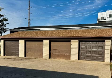 4006 Westover Road SE Cedar Rapids IA 52403