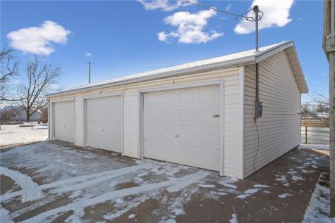 1550 Dows Street Ely IA 52227
