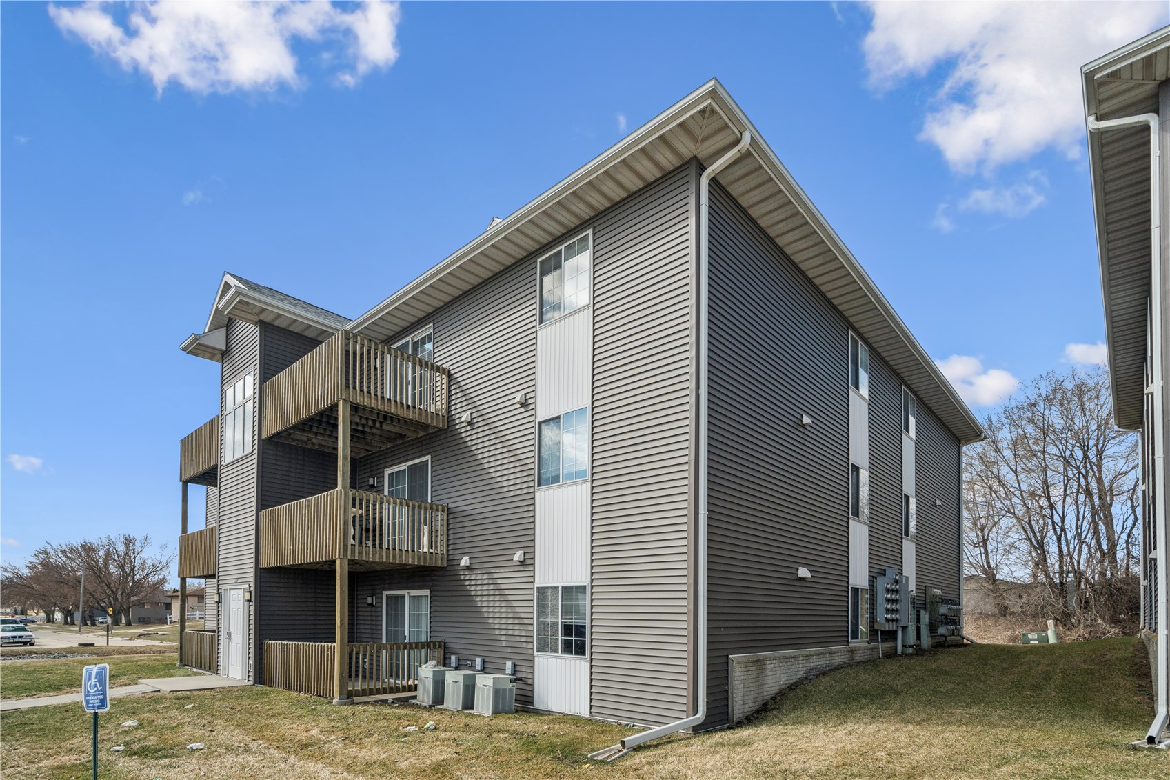 125 E Boyson Road Hiawatha IA 52233