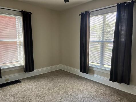1735 C Avenue NE Cedar Rapids IA 52402