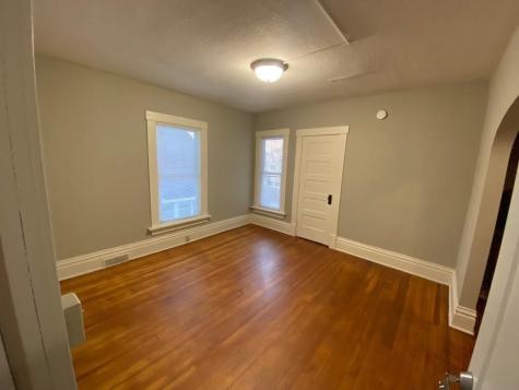1735 C Avenue NE Cedar Rapids IA 52402