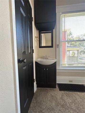 1735 C Avenue NE Cedar Rapids IA 52402