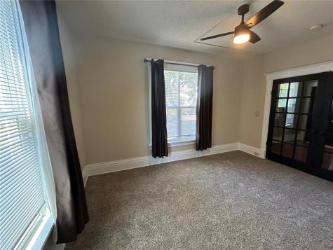 1735 C Avenue NE Cedar Rapids IA 52402