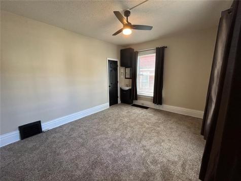 1735 C Avenue NE Cedar Rapids IA 52402