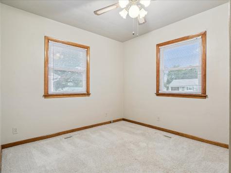 105 West Willman Street Hiawatha IA 52233