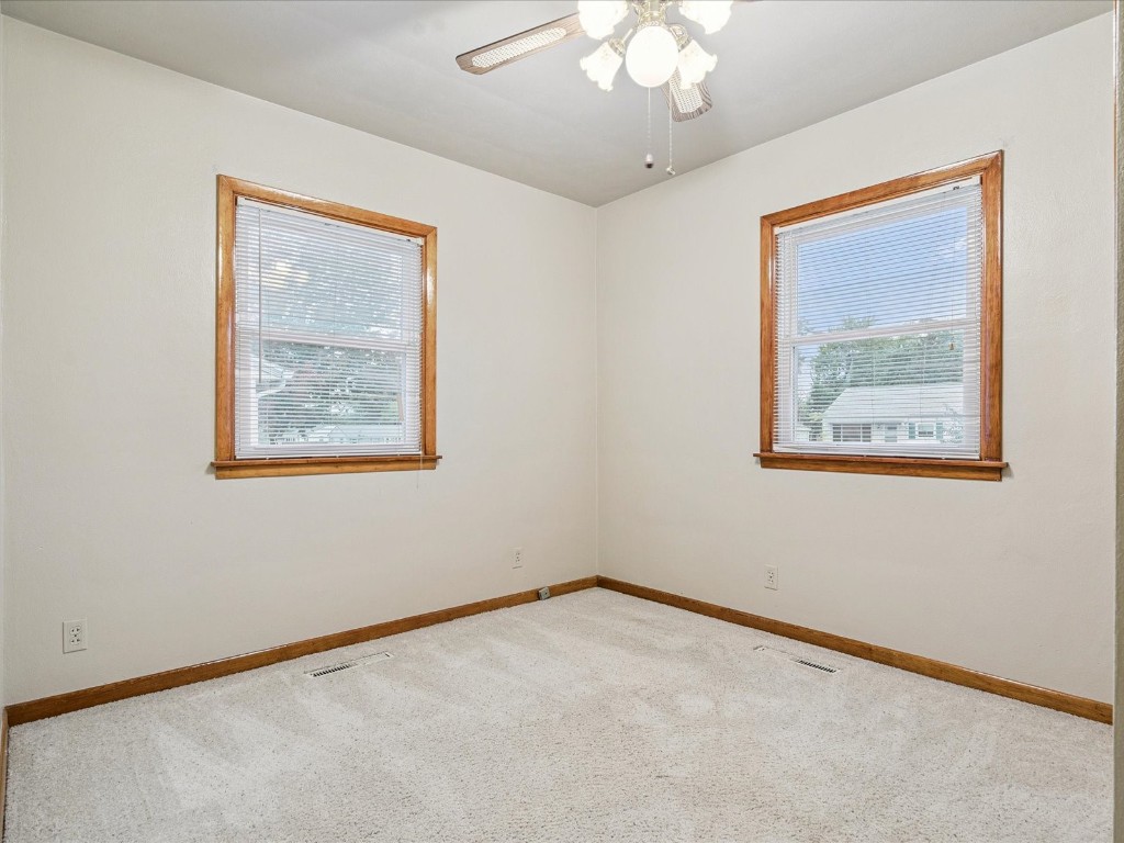 105 West Willman Street Hiawatha IA 52233
