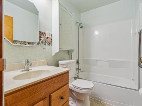 105 West Willman Street Hiawatha IA 52233