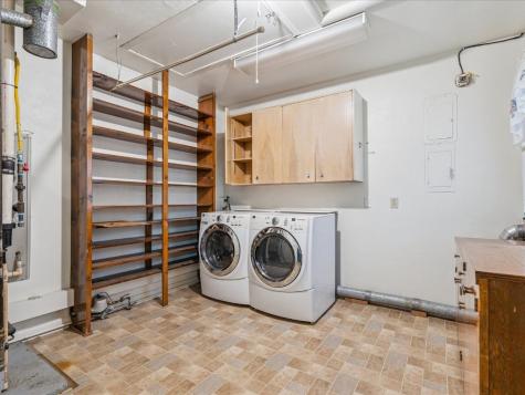 105 West Willman Street Hiawatha IA 52233