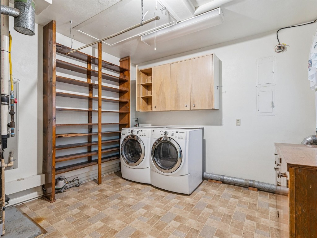 105 West Willman Street Hiawatha IA 52233