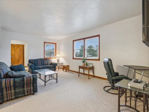 105 West Willman Street Hiawatha IA 52233