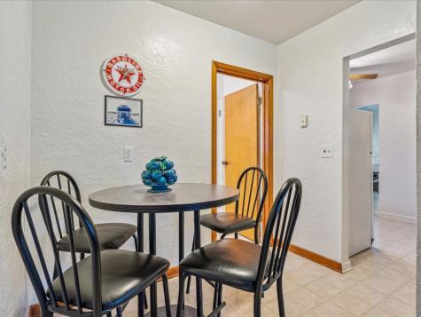 105 West Willman Street Hiawatha IA 52233