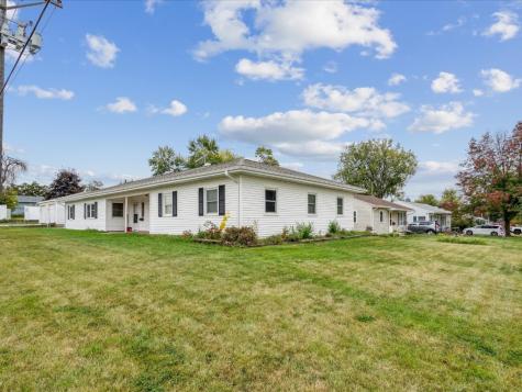 105 West Willman Street Hiawatha IA 52233