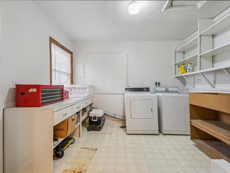 105 West Willman Street Hiawatha IA 52233