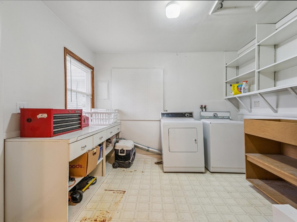 105 West Willman Street Hiawatha IA 52233