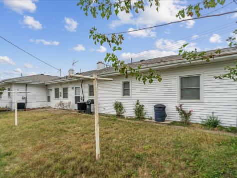 105 West Willman Street Hiawatha IA 52233