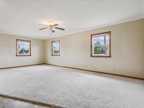 105 West Willman Street Hiawatha IA 52233