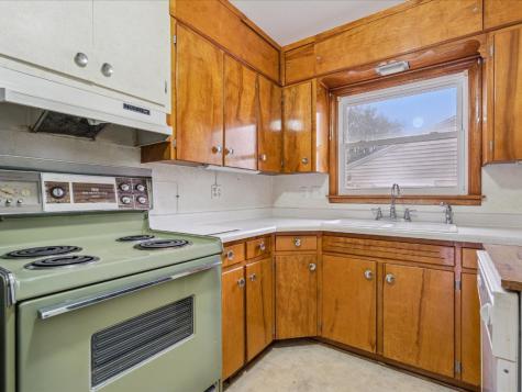 105 West Willman Street Hiawatha IA 52233