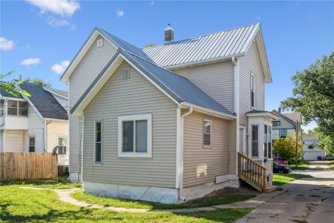 1613 A Avenue NE Cedar Rapids IA 52402