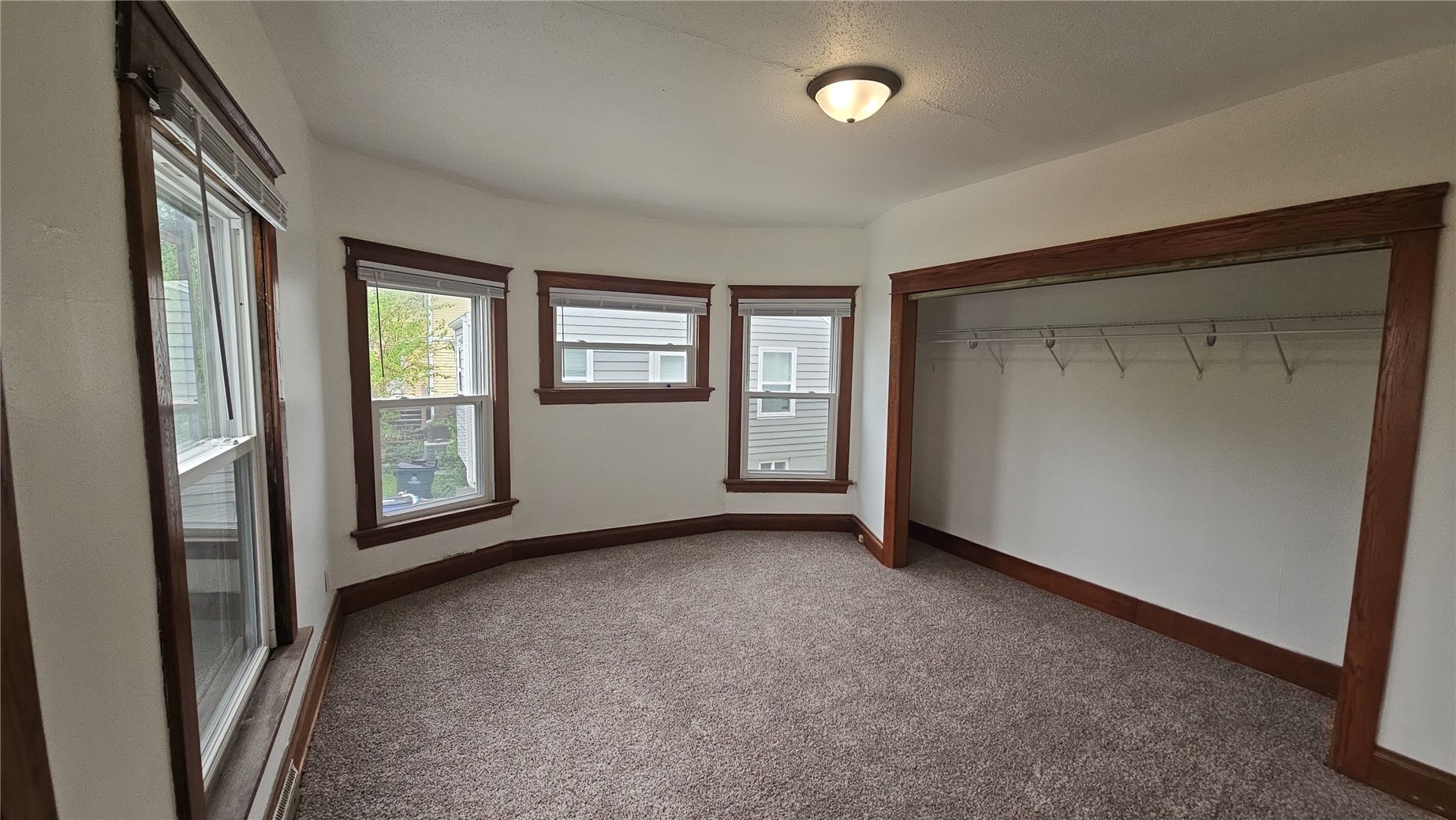 139 32nd Street NE Cedar Rapids IA 52402