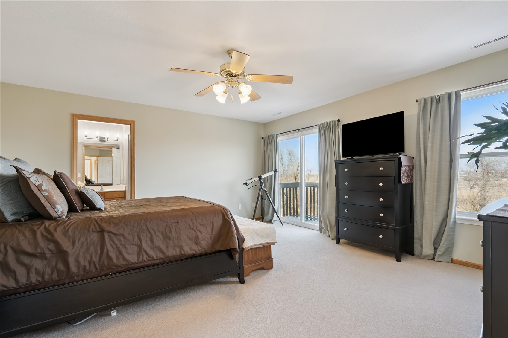 6608 Pheasant Hollow Road SW Cedar Rapids IA 52404
