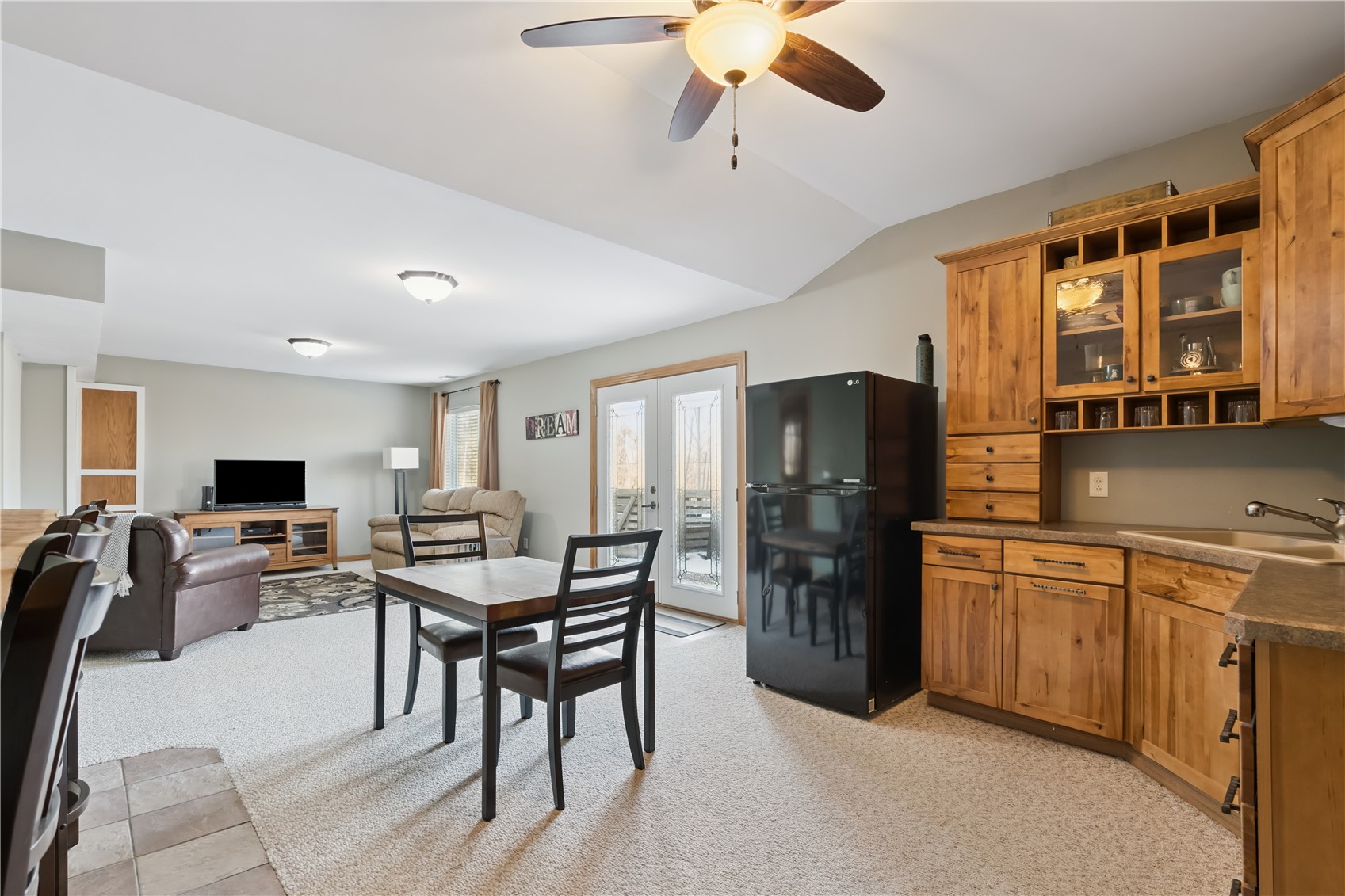 6608 Pheasant Hollow Road SW Cedar Rapids IA 52404