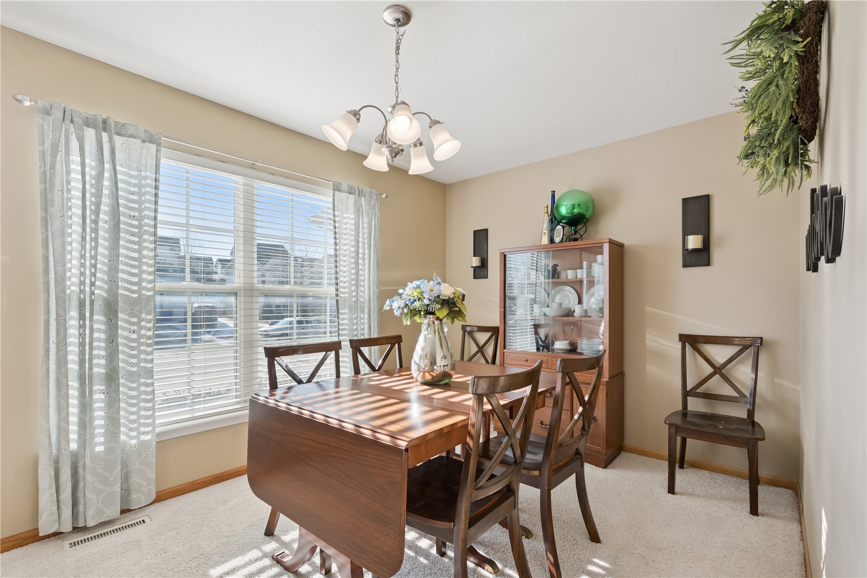 6608 Pheasant Hollow Road SW Cedar Rapids IA 52404