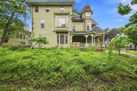 935 E College Street Iowa City IA 52240