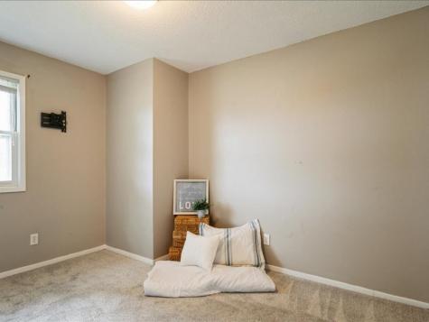 380 Daws Road Hiawatha IA 52233
