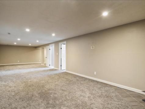 380 Daws Road Hiawatha IA 52233