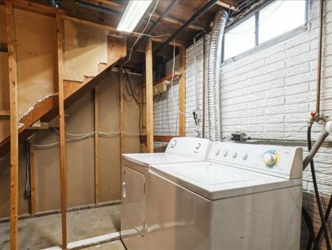 380 Daws Road Hiawatha IA 52233