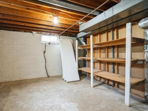 380 Daws Road Hiawatha IA 52233