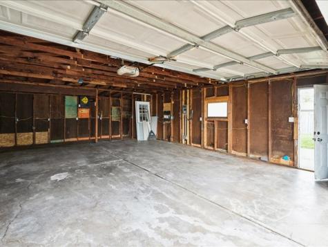 380 Daws Road Hiawatha IA 52233