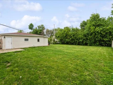 380 Daws Road Hiawatha IA 52233