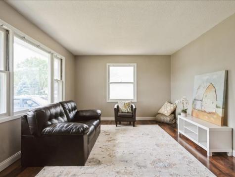 380 Daws Road Hiawatha IA 52233