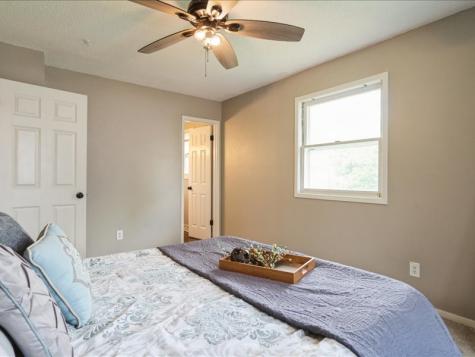 380 Daws Road Hiawatha IA 52233
