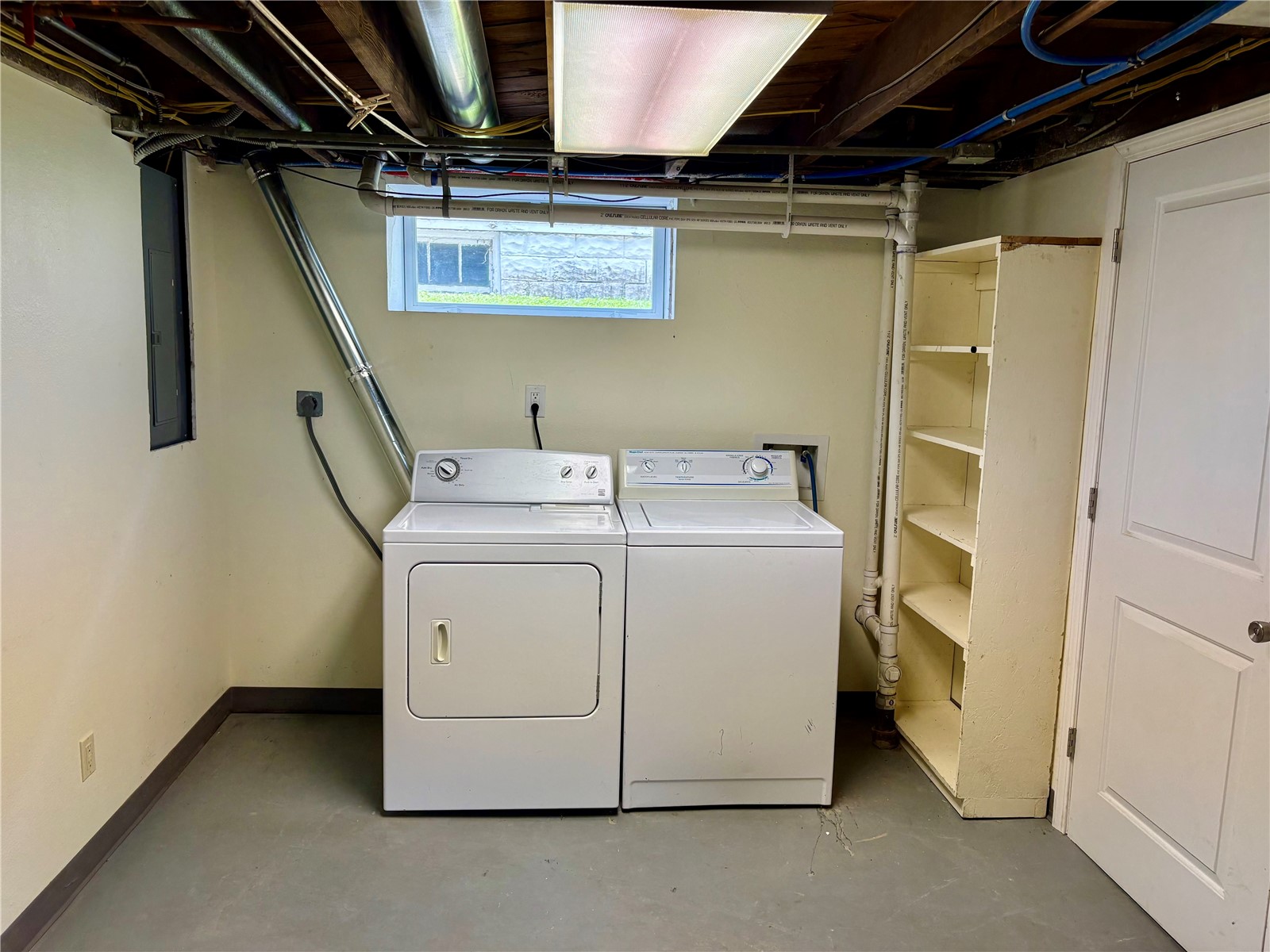 1065 H Avenue NW Cedar Rapids IA 52405