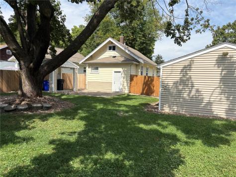 1065 H Avenue NW Cedar Rapids IA 52405