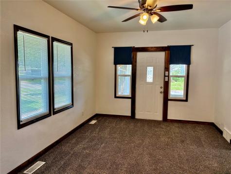 1065 H Avenue NW Cedar Rapids IA 52405
