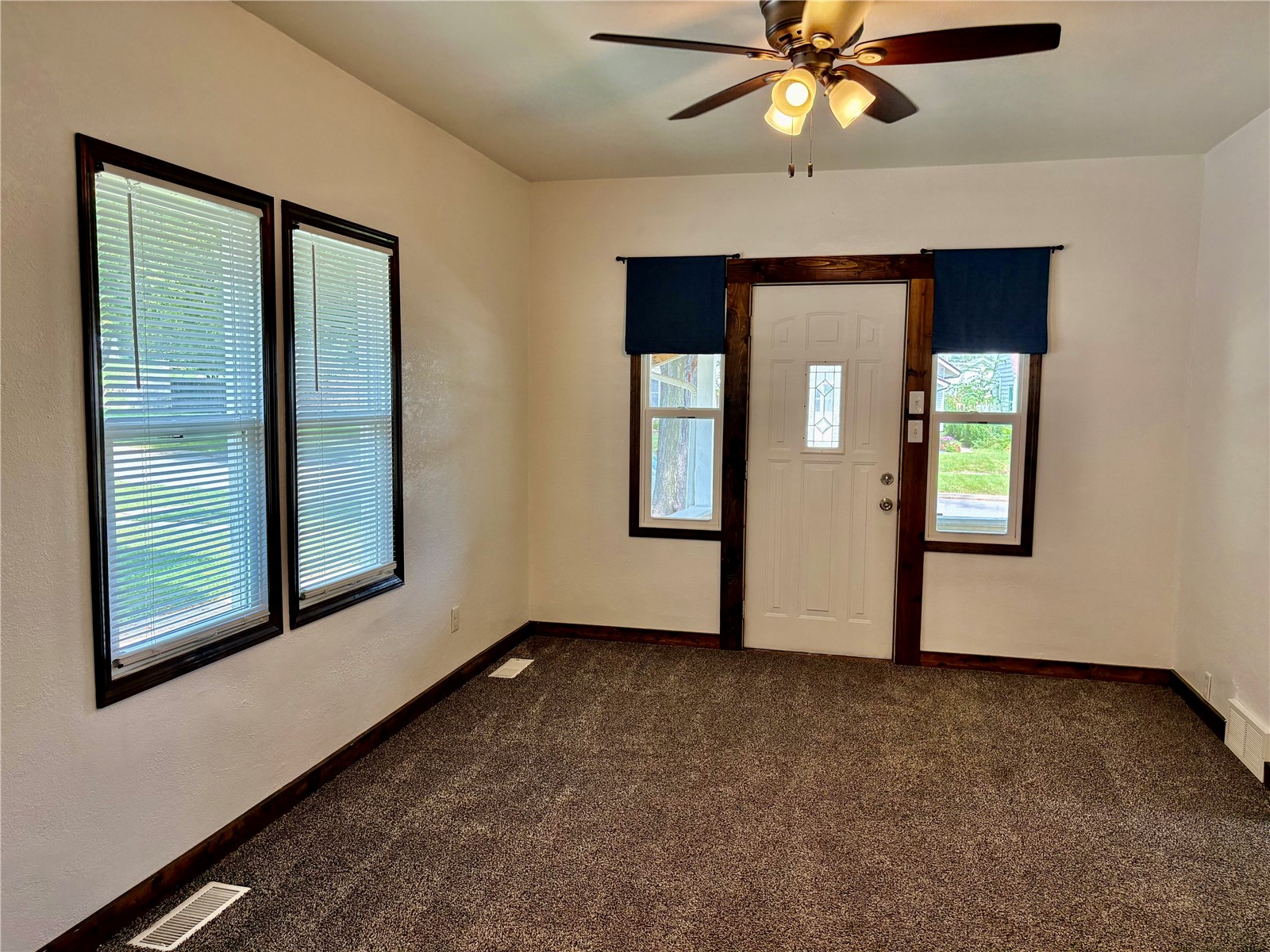 1065 H Avenue NW Cedar Rapids IA 52405