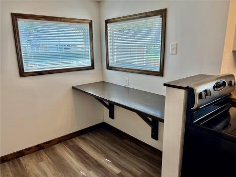 1065 H Avenue NW Cedar Rapids IA 52405