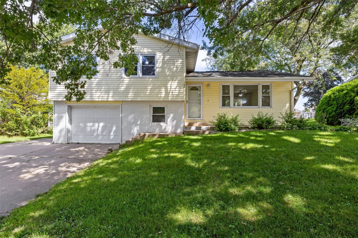 108 Parkview Court Tipton IA 52772