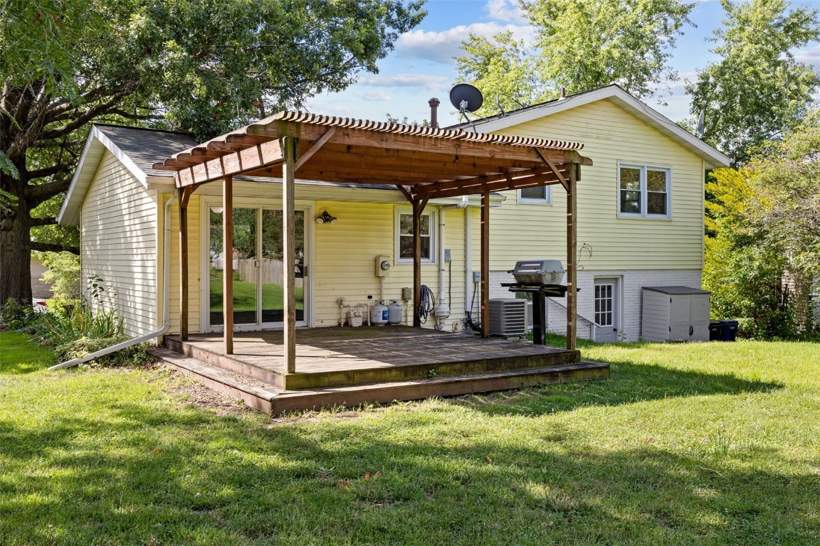 108 Parkview Court Tipton IA 52772