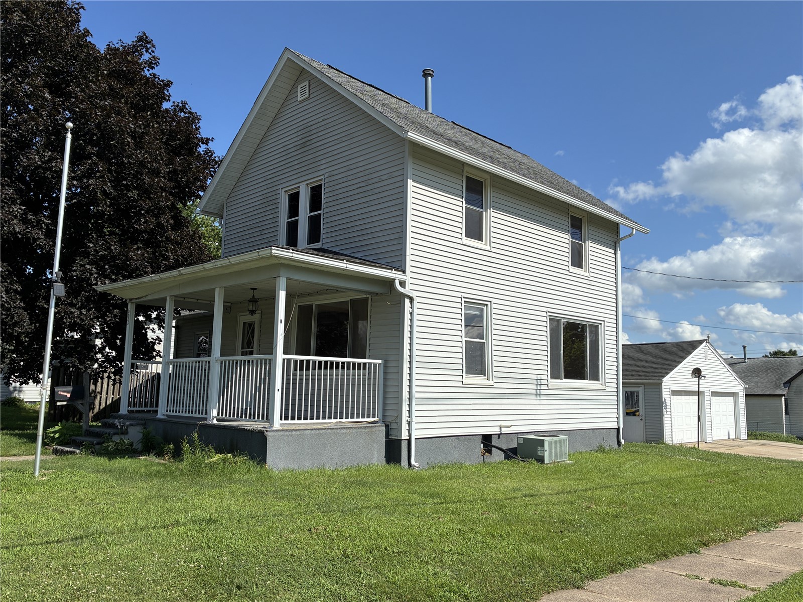 602 E 9th Vinton IA 52349