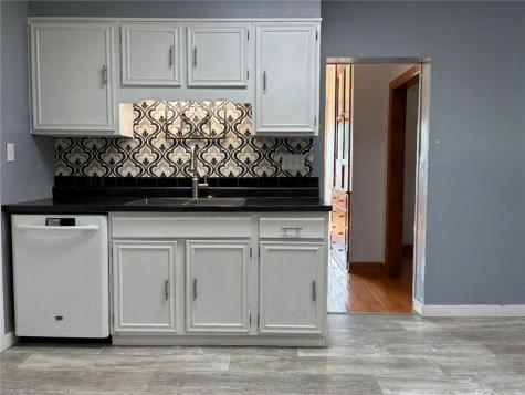 602 E 9th Vinton IA 52349
