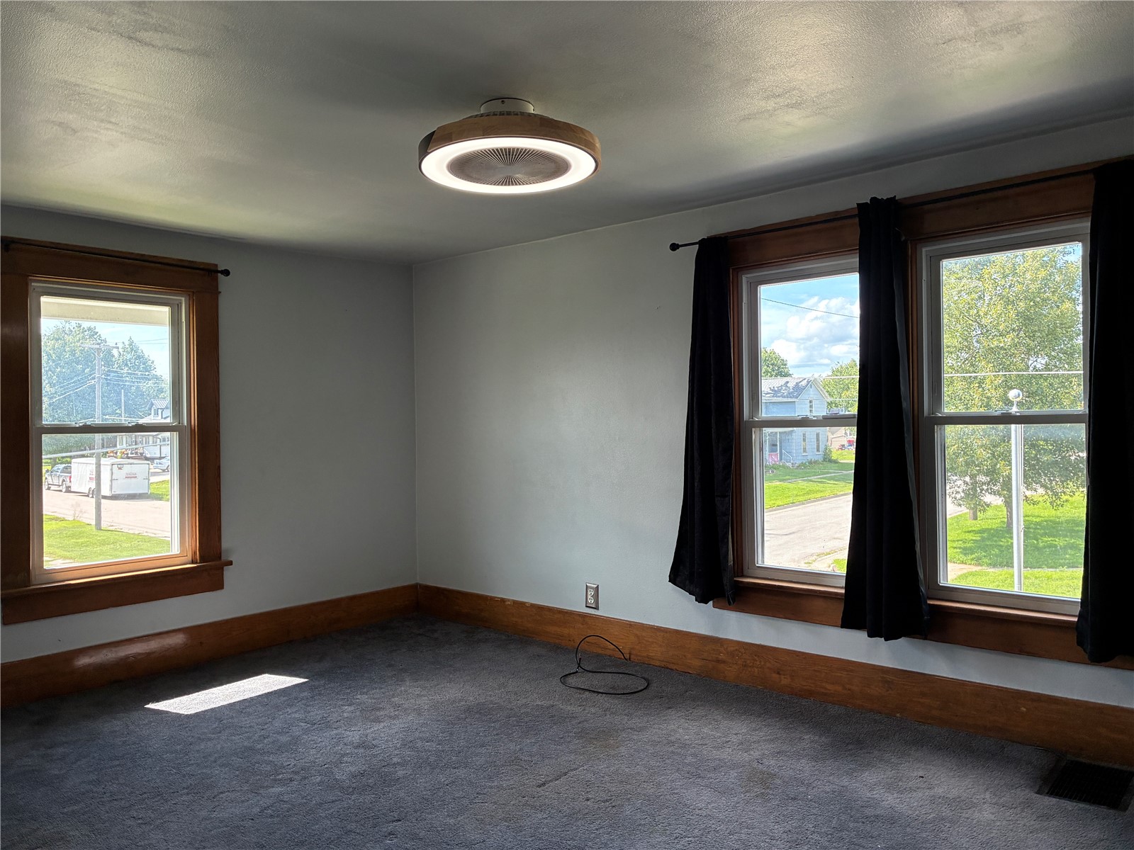 602 E 9th Vinton IA 52349