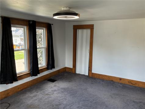 602 E 9th Vinton IA 52349